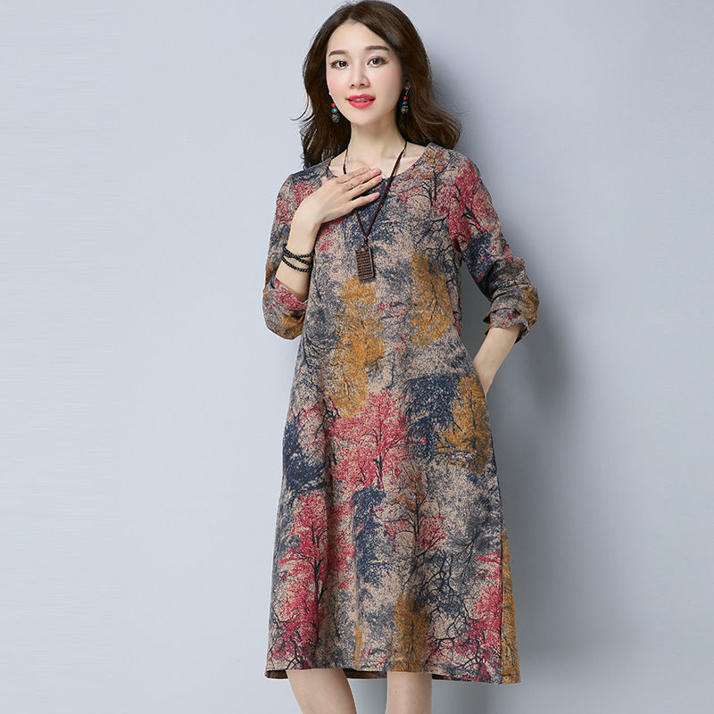 大屁股女人，紧身衣别穿!瞧，穿松垮裙，洋气又迷人，太显瘦了