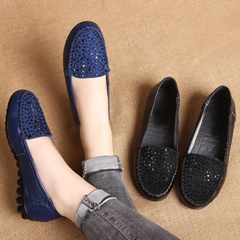 40岁女人穿高跟鞋太累，试试初秋妈妈鞋，不累脚还能穿出时髦感