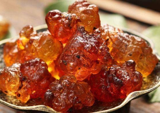  桃花@农村人叫它“桃花泪”，长在桃树上，以前没人要，现在80一斤