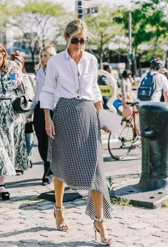 可甜可盐!唐嫣周冬雨刘诗诗的这件衣服，我穿一个夏天都不腻啊!