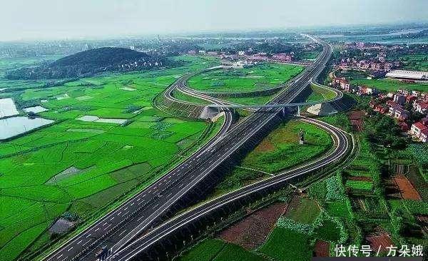  【唯一】中国唯一坐拥4条高速3条铁路2个火车站1个机场的“贫困