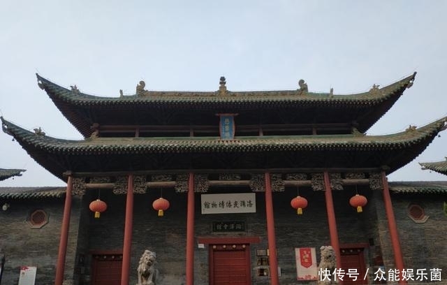 从不声张的洛阳民俗博物馆大门