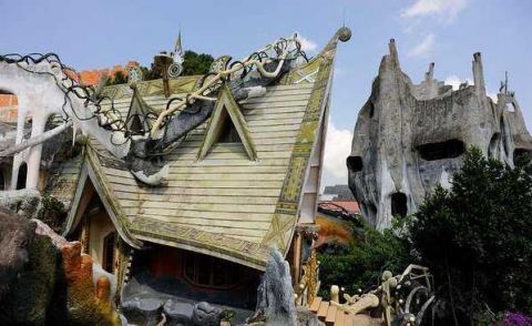  越南旅游：越南最“疯狂”的建筑，为前总统女儿设计建造，犹如一座童话城堡