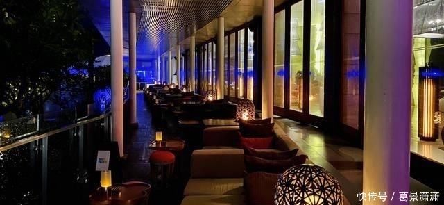 那一刻:在600多平的别墅房睡一晚是啥感觉?推开门那一刻就知道没白来