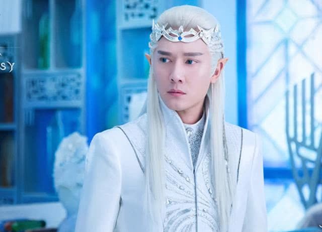 『朱一龙』男星白发造型：朱一龙邪魅，马天宇俊美，而他帅成所有人的师尊