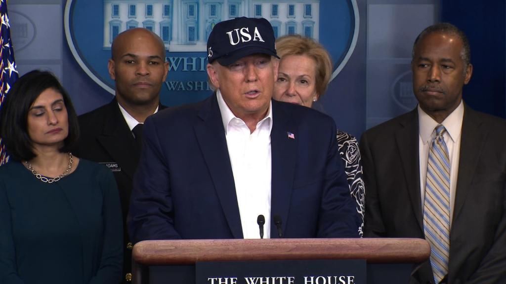  口罩|纽约史丹顿岛：一女子未戴口罩在商店购物被其他顾客辱骂