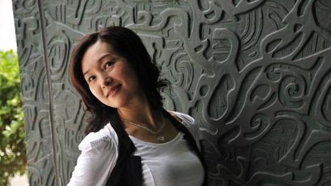  [显得]女人年龄大不要紧，每天做好“2件事”，让你显得更年轻