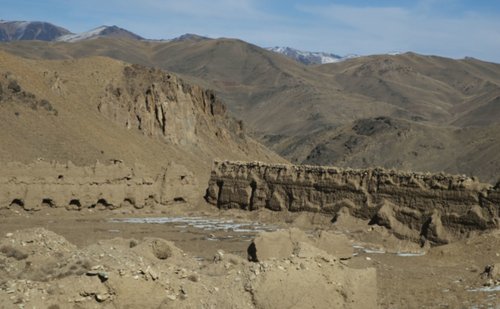 中国和阿富汗仅接壤90公里，为何至今都没修公路？看完才知原因