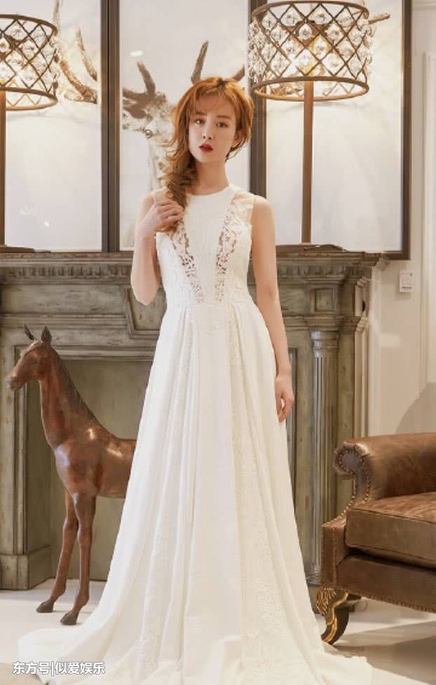 她被曝整容不复清纯，如今颜值回升新剧碾压扶摇，穿搭活力十足!