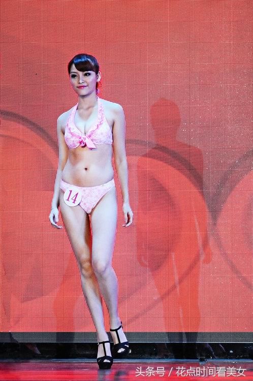 重庆比基尼美女走秀,每一个都是实力派美女,颜值,身材都很棒!