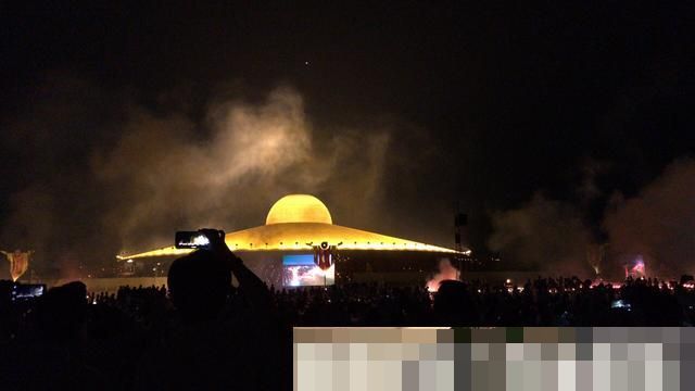 世界上最大道场，建于沼泽之上，供奉百万尊佛像