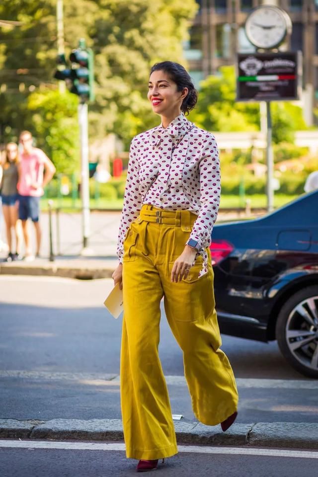 吊带阔腿裤秒杀牛仔裤，纸袋裤才是今秋最火的裤装！