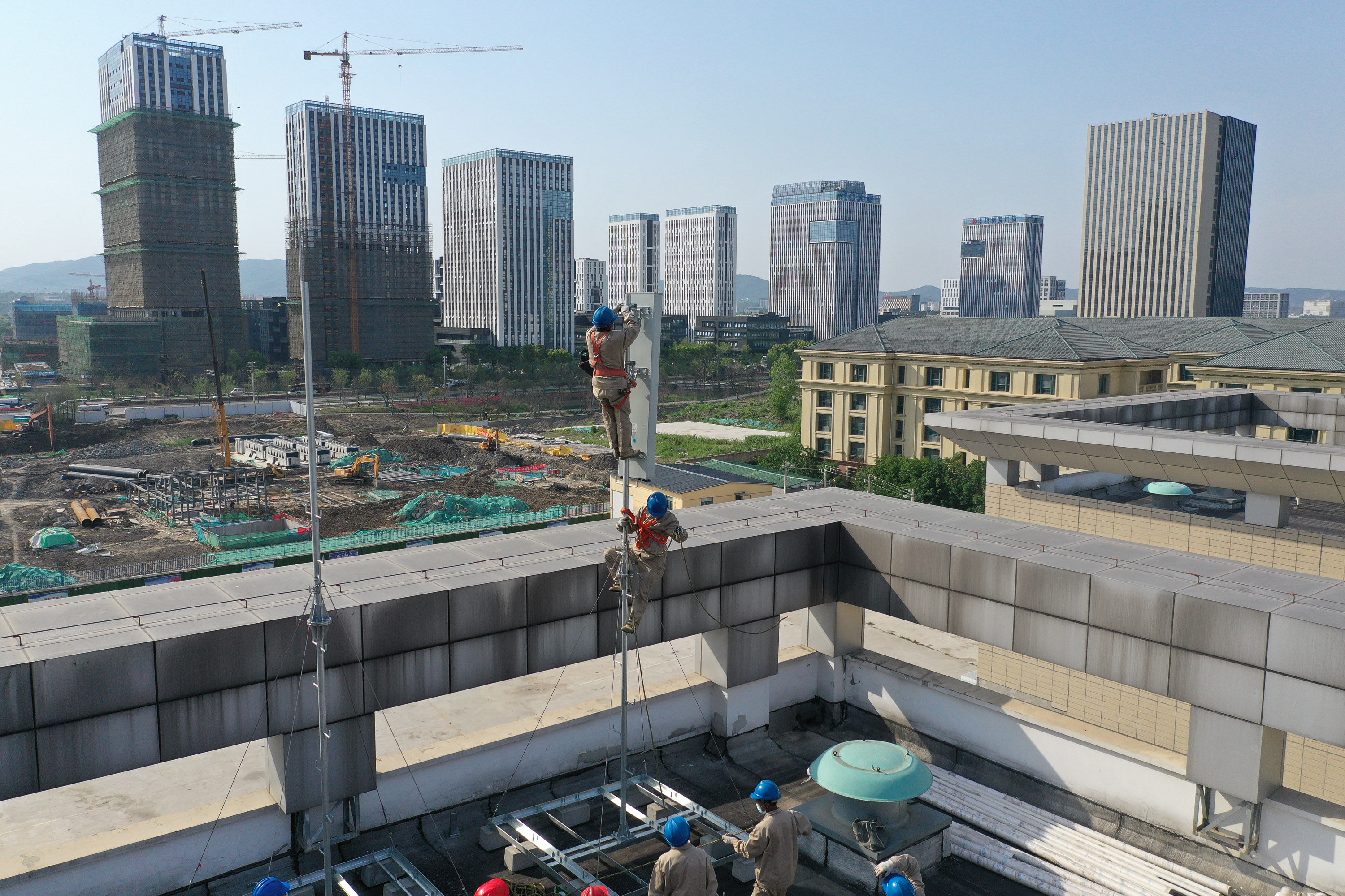  南京220@南京：变电站上建基站