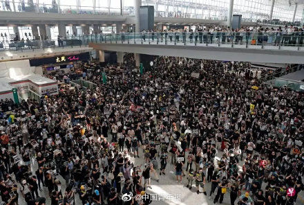 香港机场今日航班全部取消
