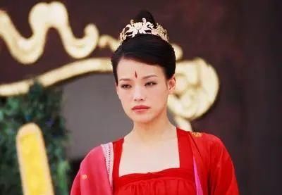 「摧毁」张檬,哪个亲自摧毁自身的女星