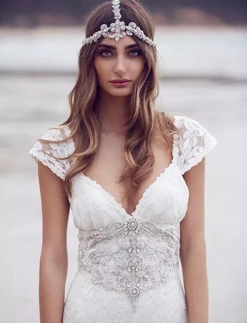  [婚纱]手工珠绣婚纱，把高贵的公主梦演绎的淋漓尽致！