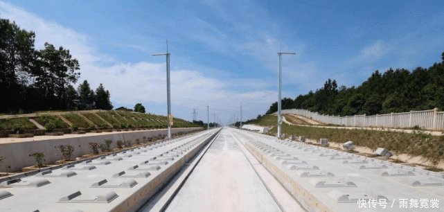  公里：江西耗资532亿，建成全长415公里高铁线，沿途共设13个站点
