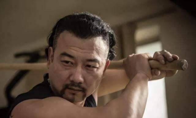 「武术」八极拳仇宝龙称单掌砍破矿泉水瓶是腥活,不能让爱传武者再受欺骗