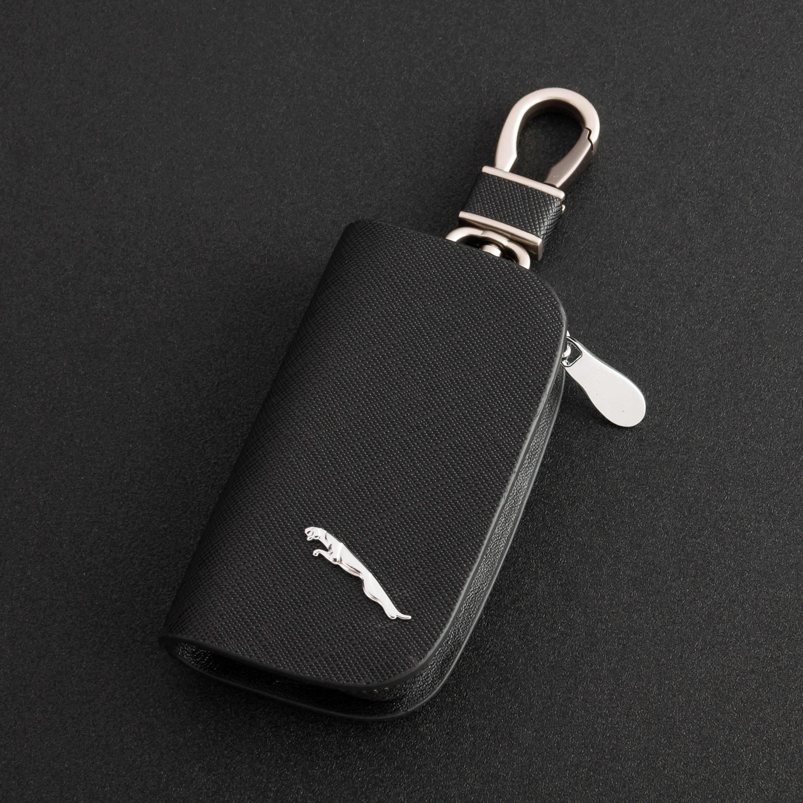 钥匙“打死”不挂腰上!学学下图男人这么放，出门炫酷潇洒忒有面