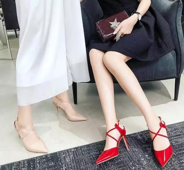 高跟鞋是女性出席各个重要场合的利器