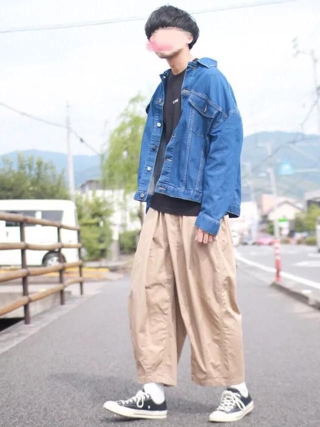 进入微凉的气氛,秋天之际男还必备三款外套以后就免烦恼