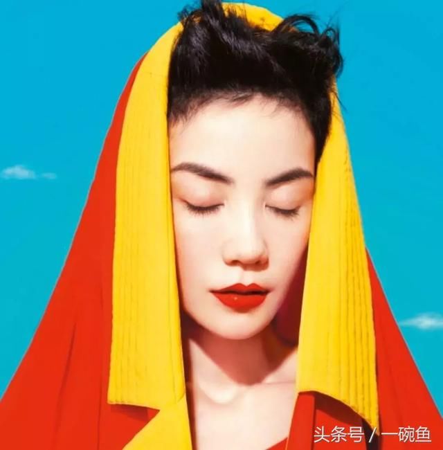 王祖贤从不修眉，邱淑贞最爱大红唇……被火爆抖音复古港风妆惊艳