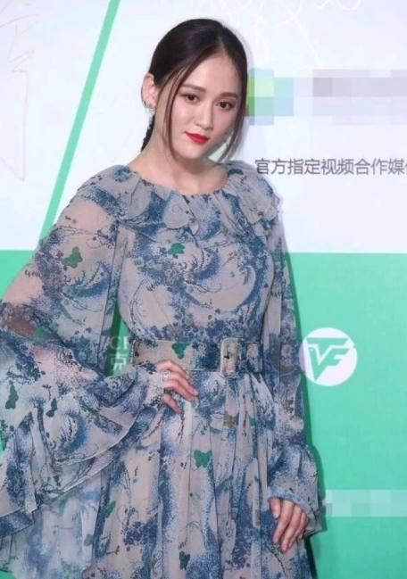 裙子借来的？即使瘦到100斤的陈乔恩也穿不出高级感！