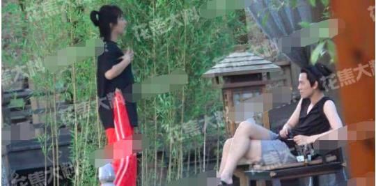 杨紫深夜秒删微博疑似分手 团队称只是少女喝多了酒闲的