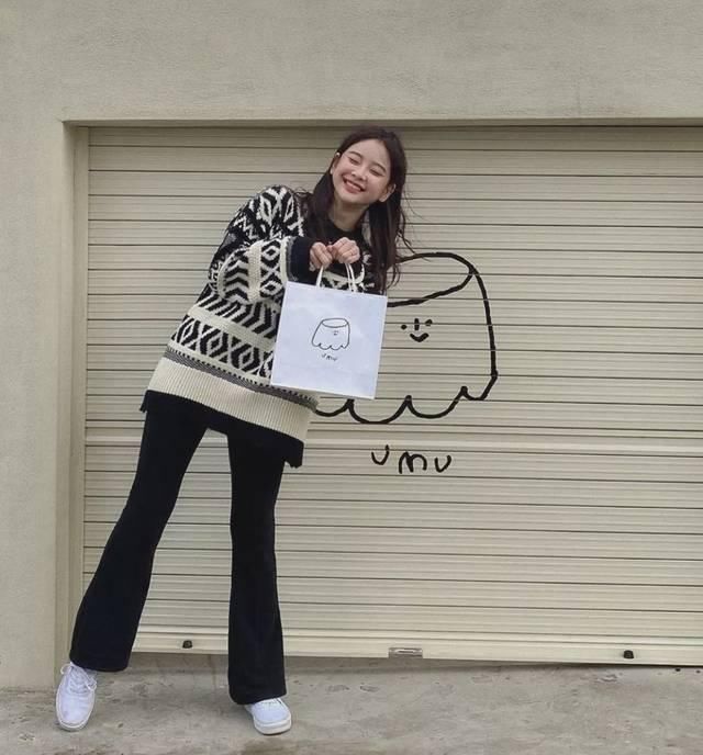 【不土】春天毛衣怎么穿不土 ?记住这4点 ,气质惨了 !