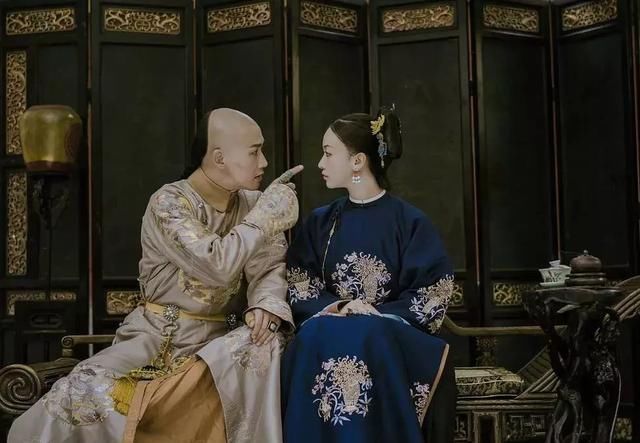 女人花了100年追求穿成这样，不是为了被谁脱掉的