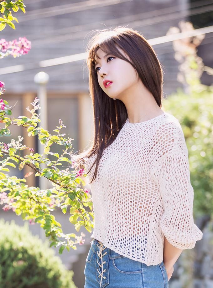 街拍 最美热裤美女，天生丽质 ，一貌倾城！