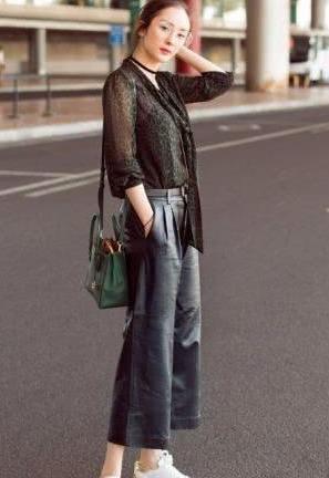 皮裤是时尚黑洞？时尚教主杨幂教你如何“驾驭”皮裤，特显腿长！