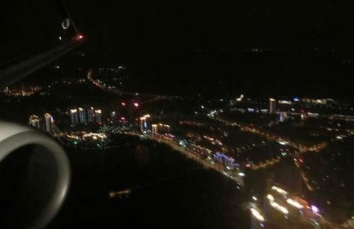 做了这么久飞机,终于知道为什么不坐凌晨飞机了,便宜不一定好