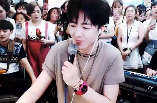 医院致歉林更新，称其未婚，为什么明星喜欢隐瞒婚姻状况？