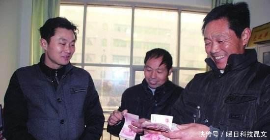  上涨|农民工收入上涨，为何比工资阶层涨得还快