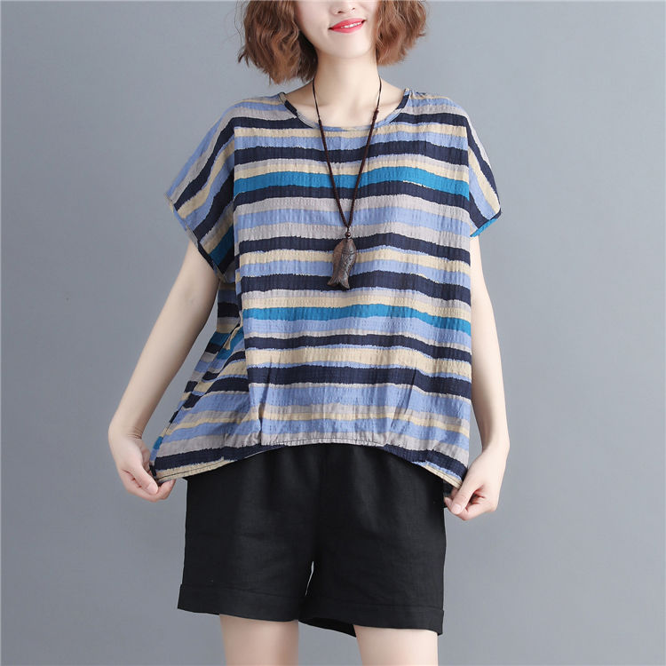 难怪十个女人九个夏天喜欢穿棉麻衫，上身年轻显白，舒服的不得了