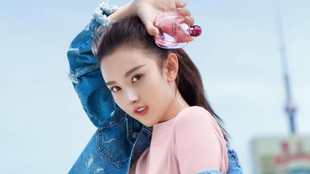 脸上有这些特征的女生，真人都比照片好看！