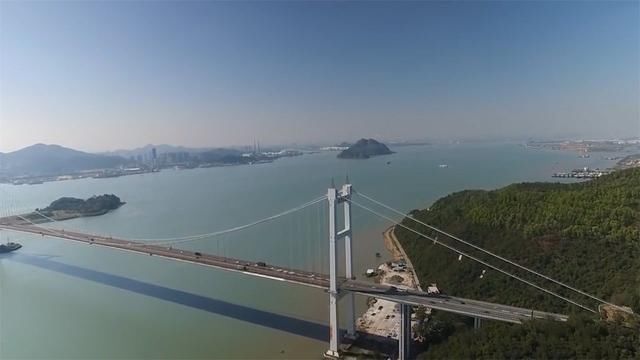 我国第一座大型悬索桥，耗资30亿建成，却成“堵车胜地”