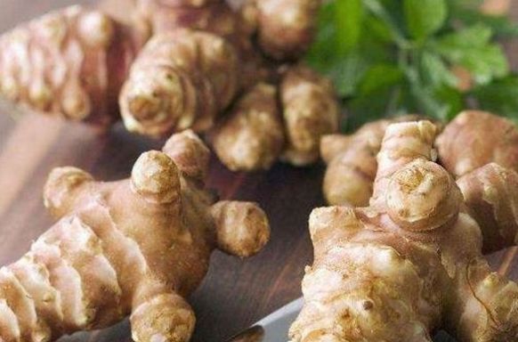  「做起」农村这种植物，以前农民当野草烧掉，却不知道它做起菜