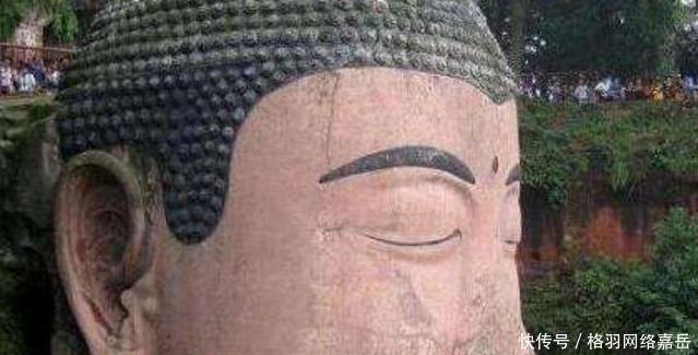 大佛4次“闭眼”，引众多信徒前来跪拜祈福，专家给出这样的解释