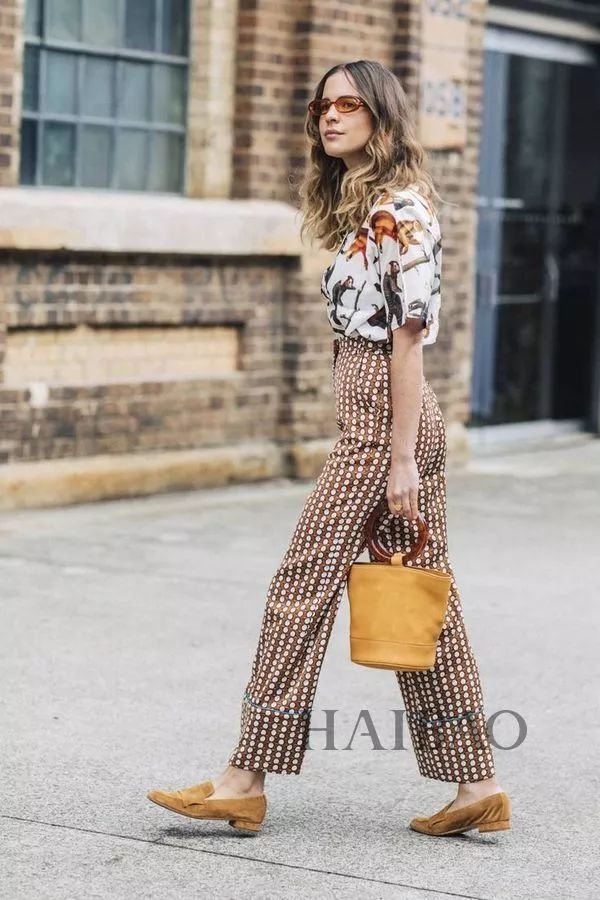 GUCCI看了沉默，LV也得陪玩!喵星人究竟有什么魔力