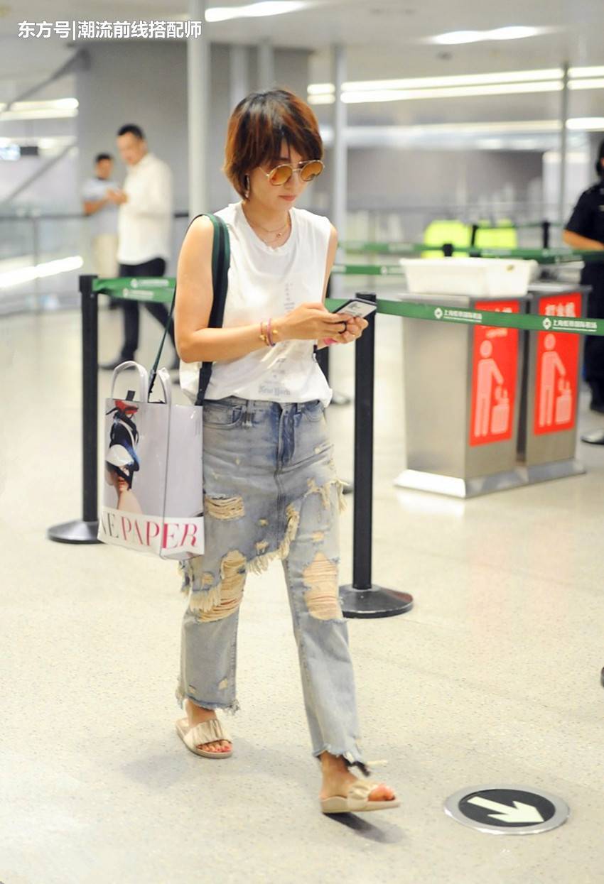 看了马伊琍破洞裤子,再看王鸥,终于明白女人穿搭时髦的重要性了