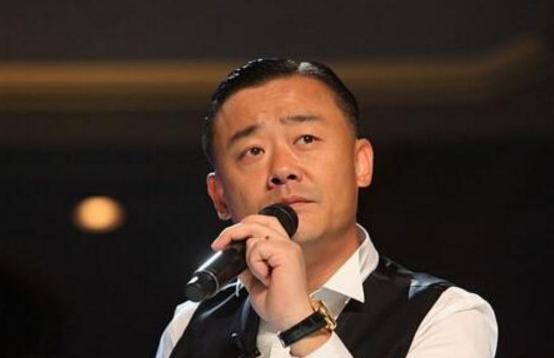 周立波置顶微博，六揭“某某”谎言，网友：还有做人的底线吗？