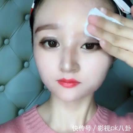 女生卸妆男友全程观看，用了几个粉饼怪不得害怕，且行且珍惜呀！