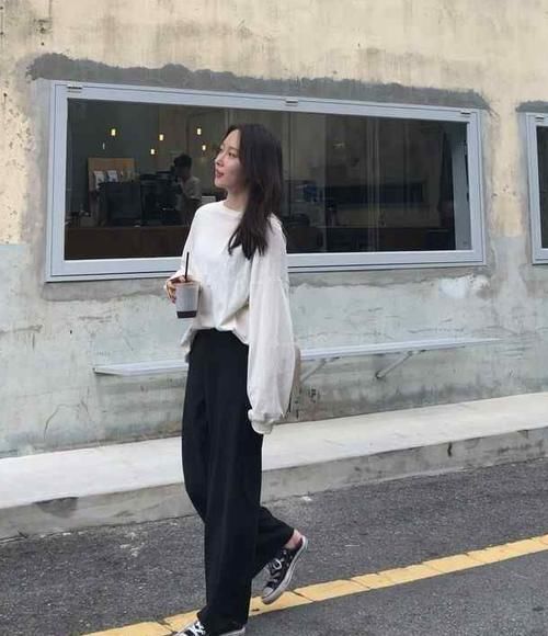  『开玩笑』3件单品能搭配出5种look？你怕是在开玩笑