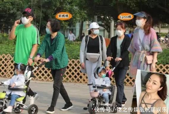  『亲家』熊黛林一家六口公园散心，亲家合体其乐融融，临走前不忘全身消毒