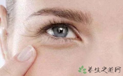 眼部提拉的按摩手法