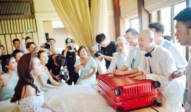  「藏婚鞋」看完了抖音我才知道，婚鞋原来还可以藏在这些地方！