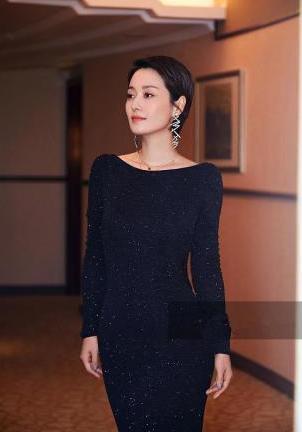 马伊琍厉害了，这个人鱼裙连林志玲都比不过她，网友：这次真的她