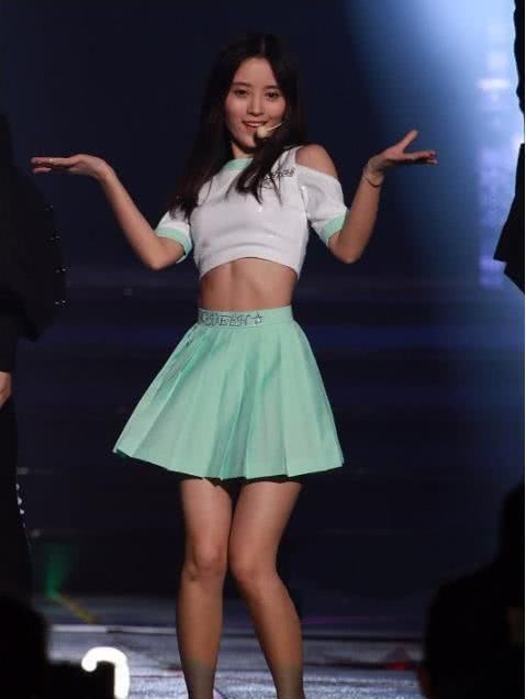 鞠婧祎未出名前跳舞未修照曝光，这才是“韩芸汐”真正的颜值！